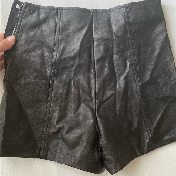 Faux Leather Hot Short - Picture 2 of 3